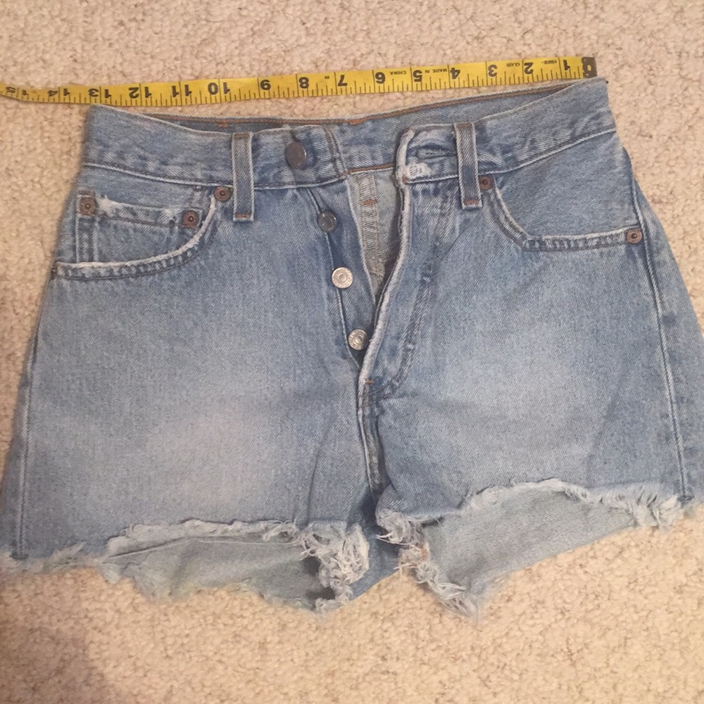Vintage levi’s cut off jean shorts